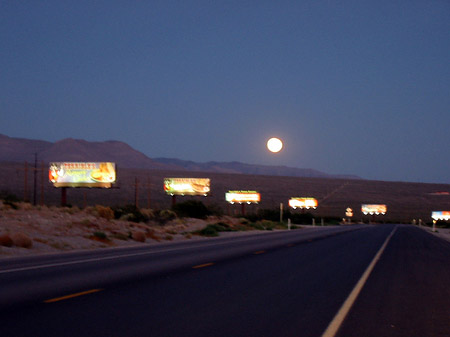 Pahrump Mondaufgang Foto 