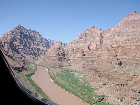 Per Hubschrauber im Grand Canyon